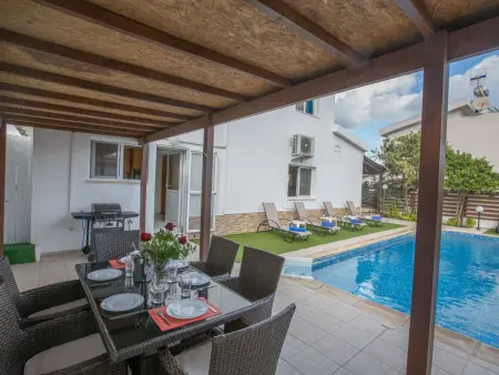 Geräumige Villa mit 3 Schlafzimmern und Pool in Protaras - Photo 18