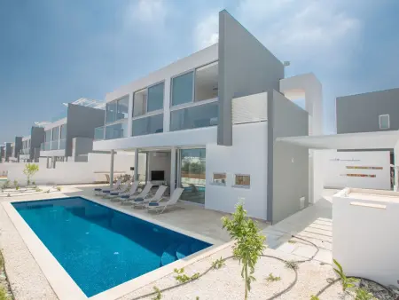 Neue 3-Schlafzimmer-Villa mit Pool in Protaras, Maison 7 personnes à Paralimni - Photo 1