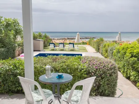 Moderne, geräumige Villa am Strand mit Pool, Maison 6 personnes à Ayia Napa - Photo 3