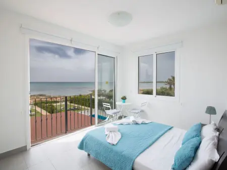 Moderne, geräumige Villa am Strand mit Pool, Maison 6 personnes à Ayia Napa - Photo 5
