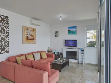 in Paralimni mit geräumigem Garten, Maison 6 personnes à Agios Georgios Pegeias - Photo 7