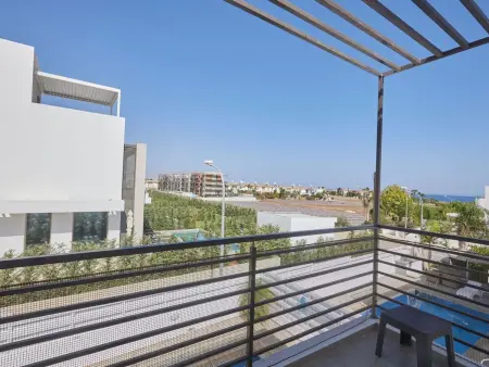 in Paralimni mit geräumigem Garten, Maison 6 personnes à Agios Georgios Pegeias - Photo 18