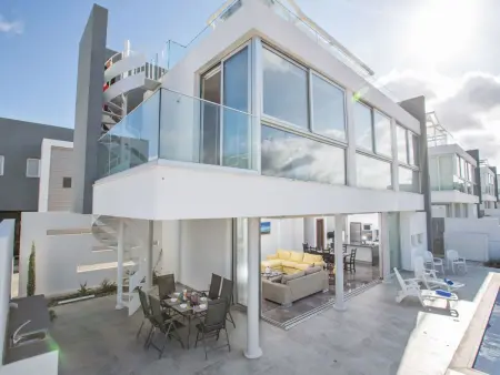 3-Schlafzimmer-Villa mit privatem Pool und Dachgarten - Photo 4