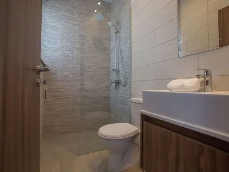 3-Schlafzimmer-Villa mit privatem Pool und Dachgarten - Photo 15
