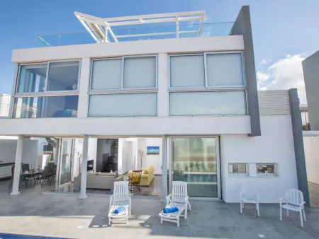 3-Schlafzimmer-Villa mit privatem Pool und Dachgarten - Photo 23