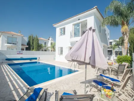 Ferienvilla PV17 mit Sonnenterrasse und Pool, Maison 6 personnes à Agios Georgios Pegeias - Photo 1