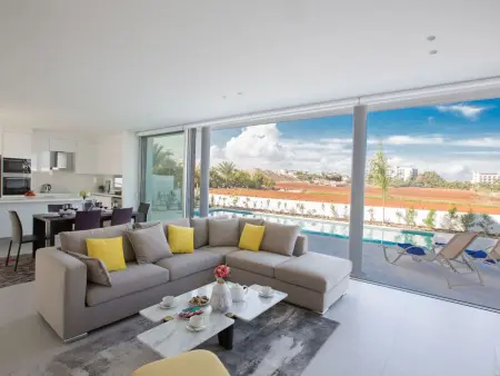 3-Schlafzimmer-Villa mit Pool, Dachgarten, Meerblick - Photo 9
