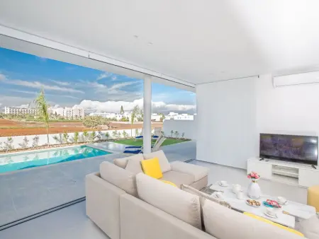 3-Schlafzimmer-Villa mit Pool, Dachgarten, Meerblick - Photo 12