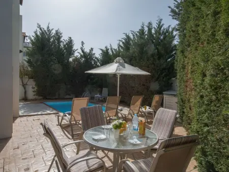 3-Bett-Villa mit privatem Pool in einer bewachten Anlage - Photo 2