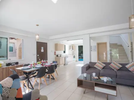 3-Bett-Villa mit privatem Pool in einer bewachten Anlage - Photo 7