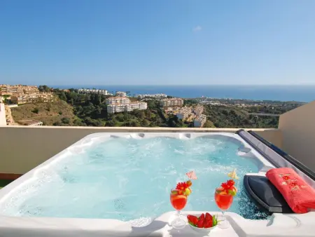 Penthouse, Jacuzzi, Meerblick, BBQ,wifi, AC, Appartement 7 personnes à Calahonda - Photo 4