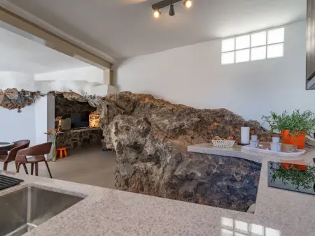 Spektakuläre Höhle mit zwei großen Terrassen am Meer - Photo 28