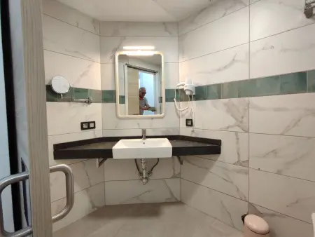 Luxuriöse Villa mit privatem Pool und Bergblick - Photo 17