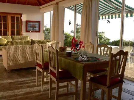 Anspruchsvolle Ferienvilla mit Panoramablick, Maison 6 personnes à Tijarafe - Photo 8