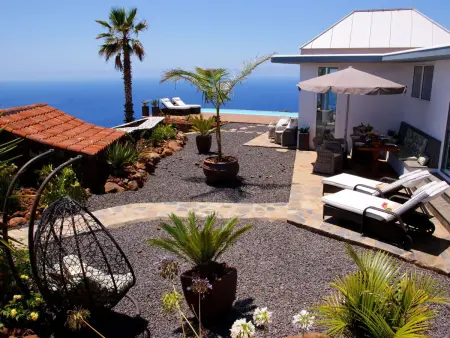 Moderne Architekten-Villa mit Infinity-Pool und Meerblick - Photo 5