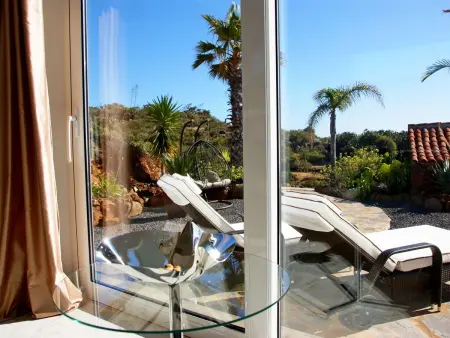 Moderne Architekten-Villa mit Infinity-Pool und Meerblick - Photo 22