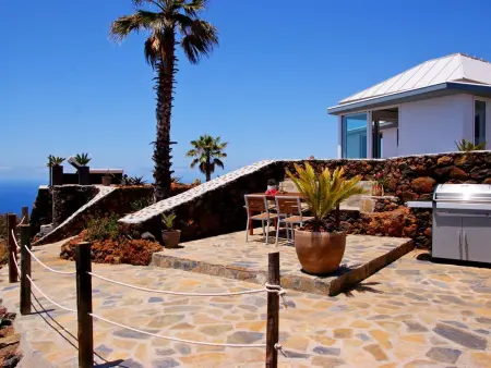 Moderne Architekten-Villa mit Infinity-Pool und Meerblick - Photo 30