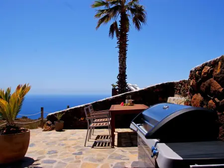 Moderne Architekten-Villa mit Infinity-Pool und Meerblick - Photo 31