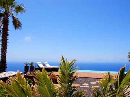 Moderne Architekten-Villa mit Infinity-Pool und Meerblick - Photo 34