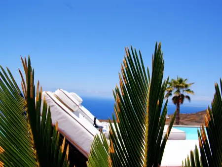 Moderne Architekten-Villa mit Infinity-Pool und Meerblick - Photo 35
