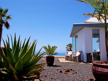 Moderne Architekten-Villa mit Infinity-Pool und Meerblick - Photo 40