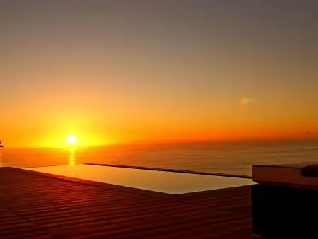 Moderne Architekten-Villa mit Infinity-Pool und Meerblick - Photo 43