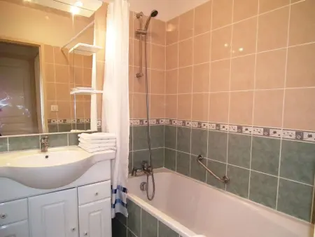 Domäne mit Jacuzzi, Maison 6 personnes à Gavaudun - Photo 8
