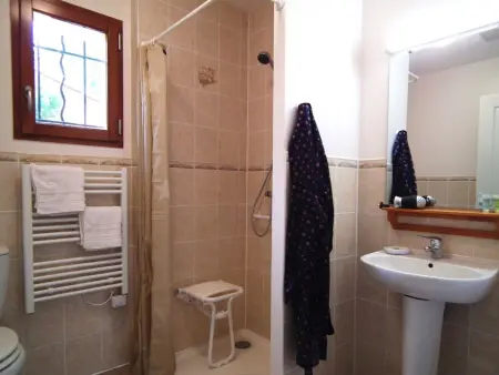 Domäne mit Jacuzzi, Maison 4 personnes à Gavaudun - Photo 6