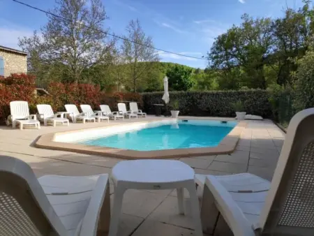 Schöne provenzalische Villa Les Carlets mit Pool - Photo 1