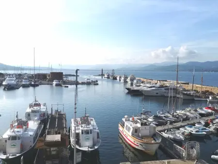 Wunderschöne Wohnung mit Balkon am Hafen, Appartement 4 personnes à Saint Tropez - Photo 9