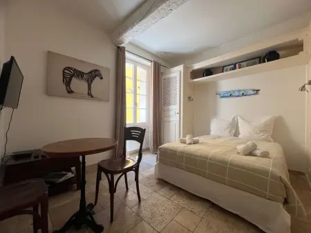 Authentisches Studio im Herzen des Dorfes, Appartement 2 personnes à Saint Tropez - Photo 2