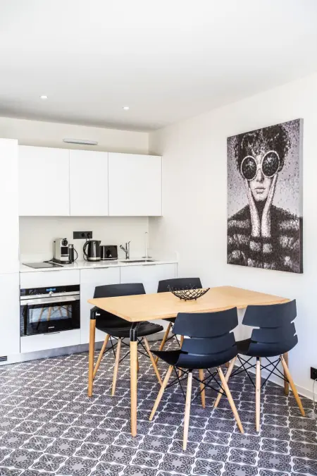 Schicke und moderne Wohnung im Stadtzentrum, Appartement 2 personnes à Saint Tropez - Photo 1