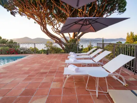 Villa  Marguerite  mit eigenem Garten und Terrasse - Photo 2