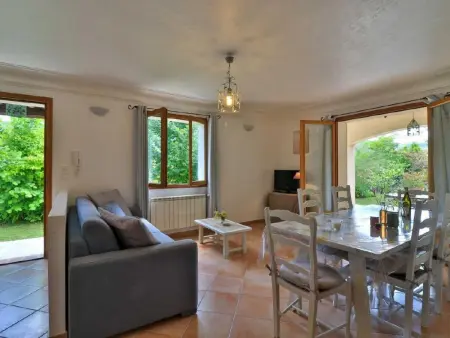 Appartement in Le Bar-Sur-Loup mit Eigenem Garten - Photo 1