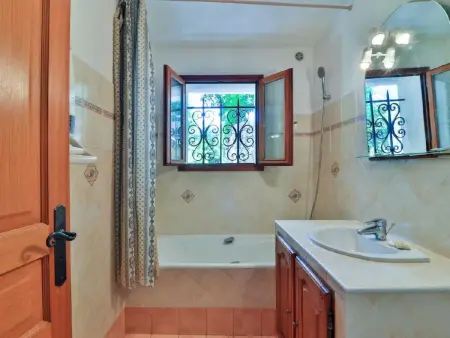 Appartement in Le Bar-Sur-Loup mit Eigenem Garten - Photo 7