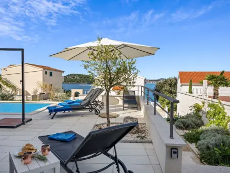 Villa Tyra, Maison 8 personnes à Rogoznica Ražanj - Photo 2