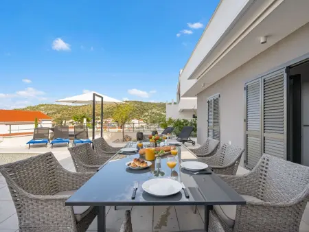 Villa Tyra, Maison 8 personnes à Rogoznica Ražanj - Photo 4