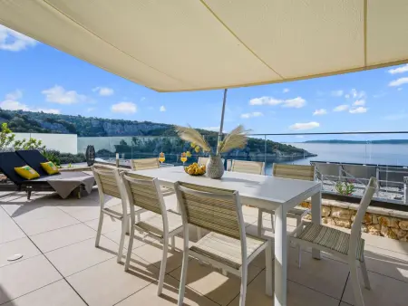 Gemütliches Ferienhaus in Vinišće mit Privatem Pool und Meerblick - Photo 1