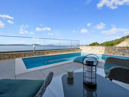 Gemütliches Ferienhaus in Vinišće mit Privatem Pool und Meerblick - Photo 3