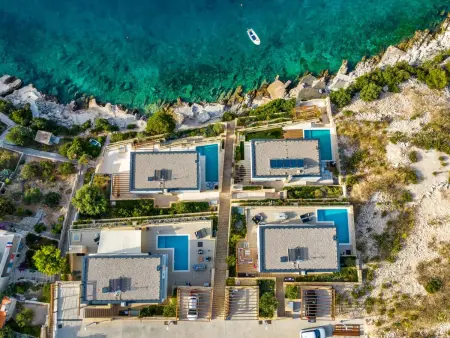 Gemütliches Ferienhaus in Vinišće mit Privatem Pool und Meerblick - Photo 6
