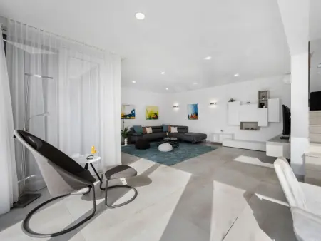 Gemütliches Ferienhaus in Vinišće mit Privatem Pool und Meerblick - Photo 9