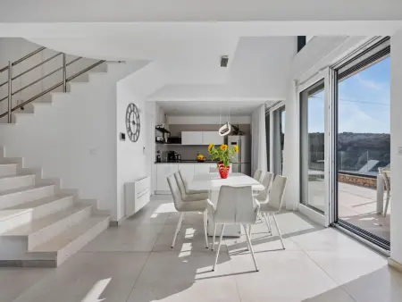 Gemütliches Ferienhaus in Vinišće mit Privatem Pool und Meerblick - Photo 11