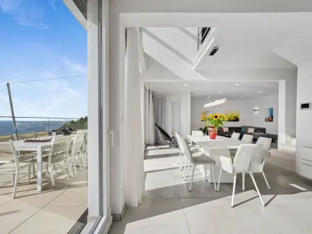 Gemütliches Ferienhaus in Vinišće mit Privatem Pool und Meerblick - Photo 12