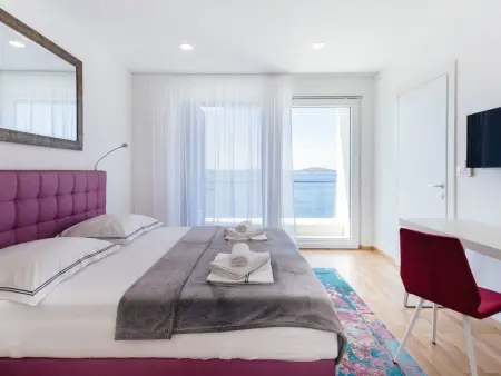 Gemütliches Ferienhaus in Vinišće mit Privatem Pool und Meerblick - Photo 20