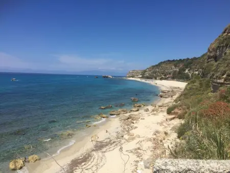Ferienvilla bei Tropea mit Blick auf das Meer und die liparischen Inseln - Photo 25