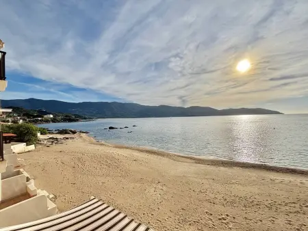 Studio pieds dans l'eau à Tiuccia avec climatisation - Photo 18