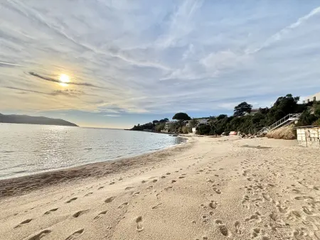 Studio pieds dans l'eau à Tiuccia avec climatisation - Photo 19