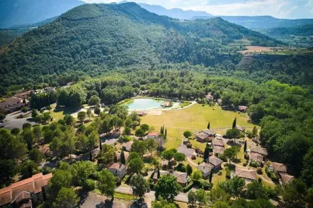 L'Espinet ***, Villa dans les Pyrénées avec vue sur le lac - Photo 1