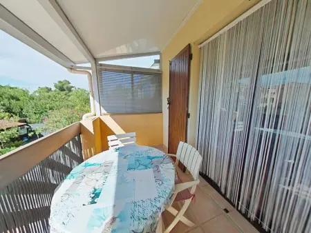 Studio climatisé avec balcon à La Londe-les-Maures, parking inclus - Photo 1