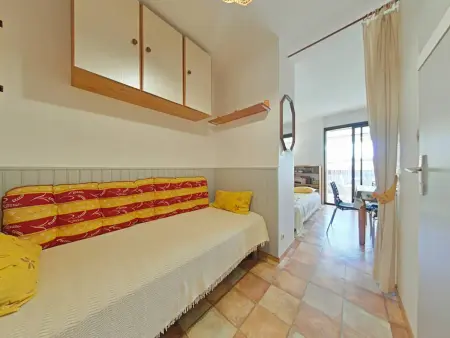 Studio climatisé avec balcon à La Londe-les-Maures, parking inclus - Photo 3